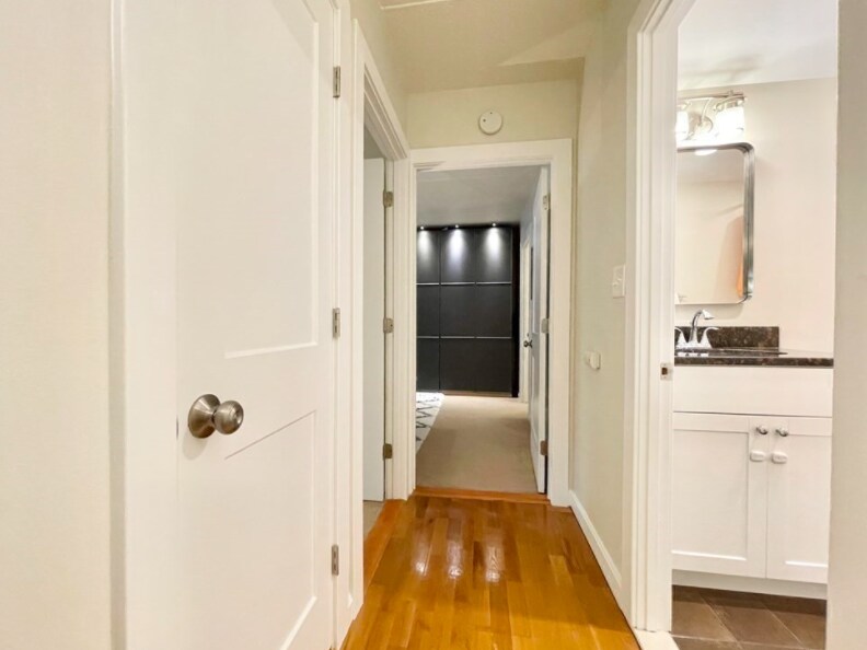 Building Photo - 50-56 Broadlawn Park