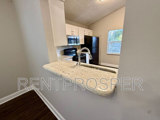 Building Photo - 9503 Rosewalk Ct