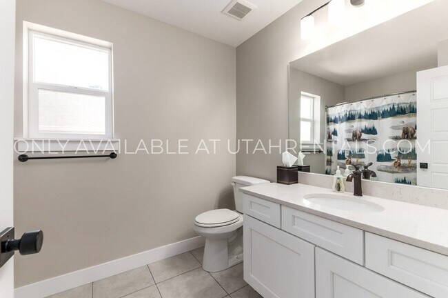 Building Photo - 3935 W 1700 N