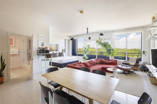 Building Photo - 3250 Grand Ave