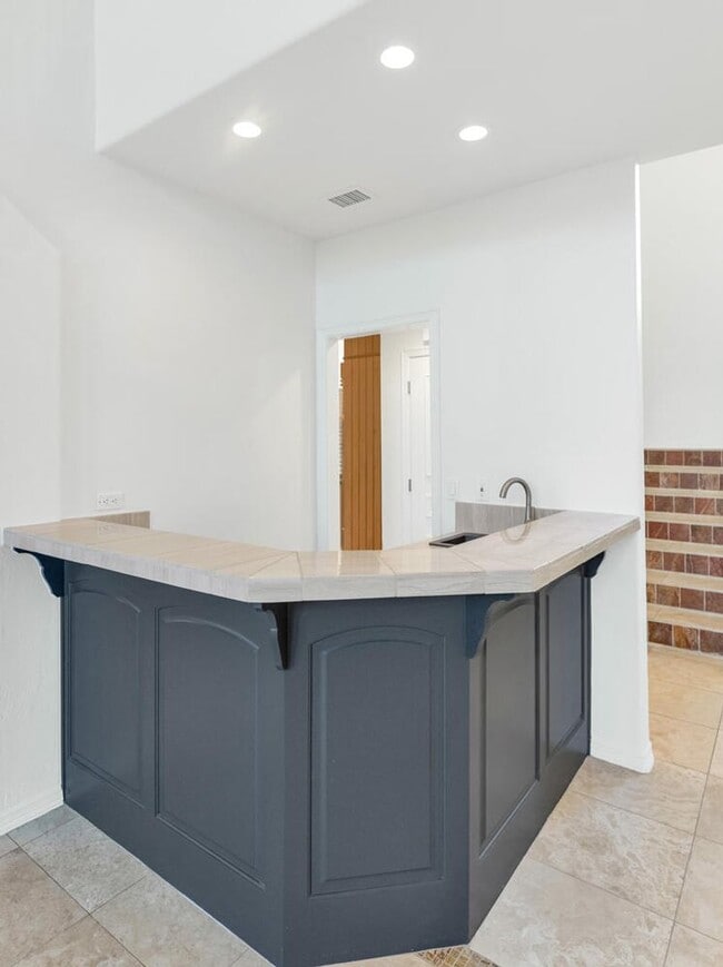 Building Photo - 7878 E Gainey Ranch Rd