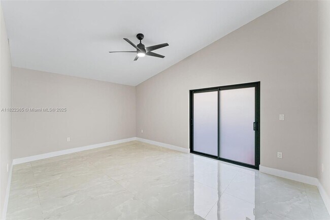 Building Photo - 9940 SW 155th Ave