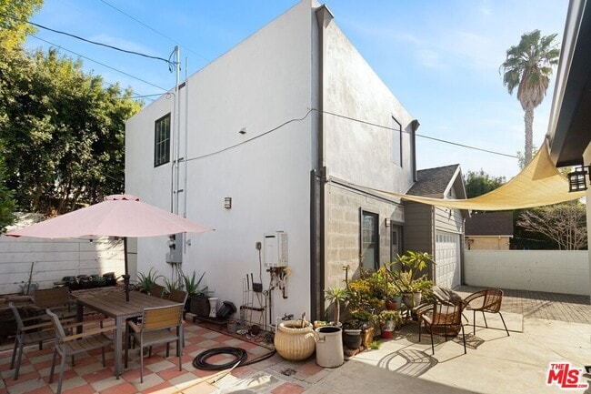 Building Photo - 314 S Orange Dr