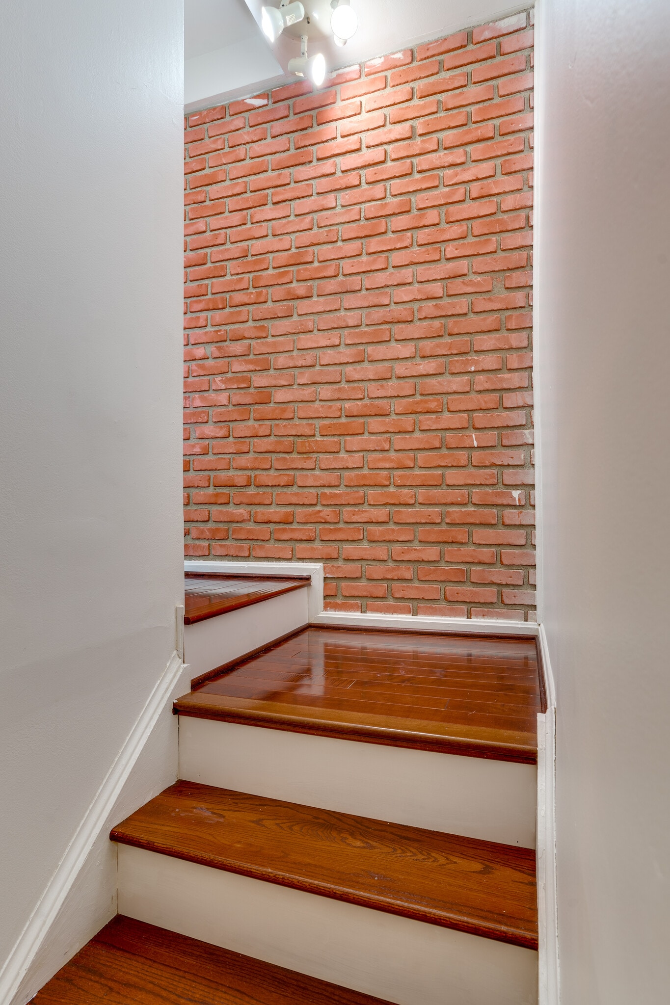 Building Photo - 3030 Ellenwood Dr