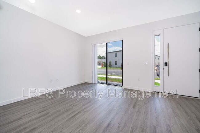 Building Photo - 3234 Sustainable Wy