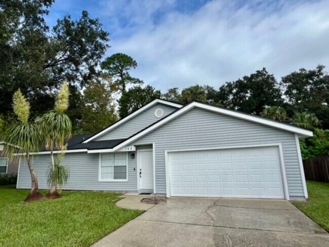 Primary Photo - Beautiful 3 Bedroom, 2 Bath Home in Sanfor...