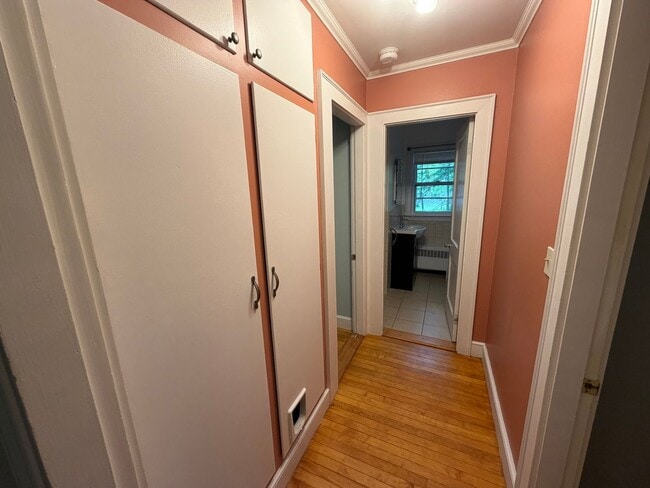 Building Photo - 3BD/1BA Single Family Home in Westbrook - Available Now