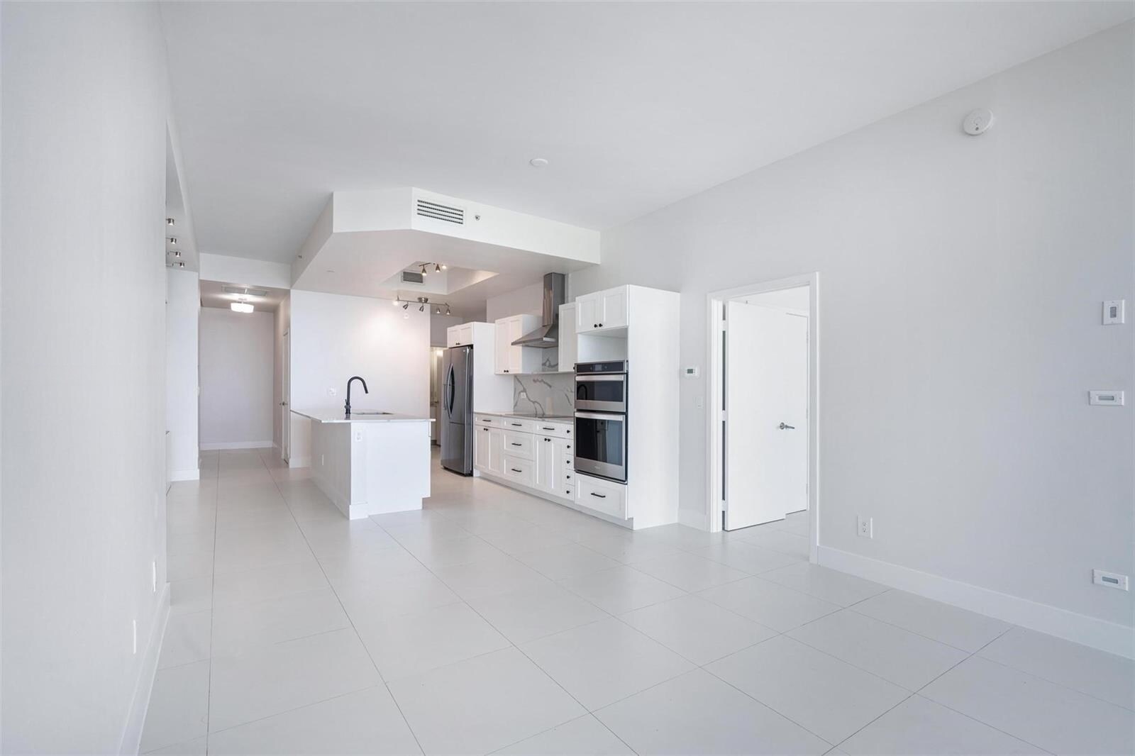 Building Photo - 888 Biscayne Blvd