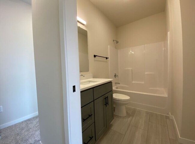 Building Photo - $2,275 | 3 Bedroom, 2.5 Bathroom Town Home | Pet Friendly | Sublease* | Available for August 1st,...