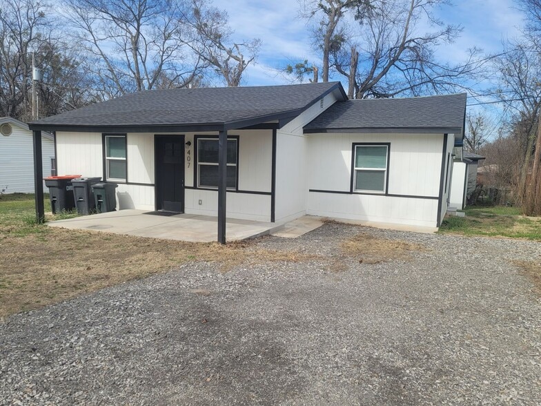 Building Photo - 407 Hemlock St