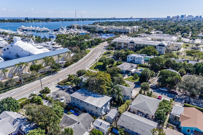 Building Photo - 4205 N Flagler Dr