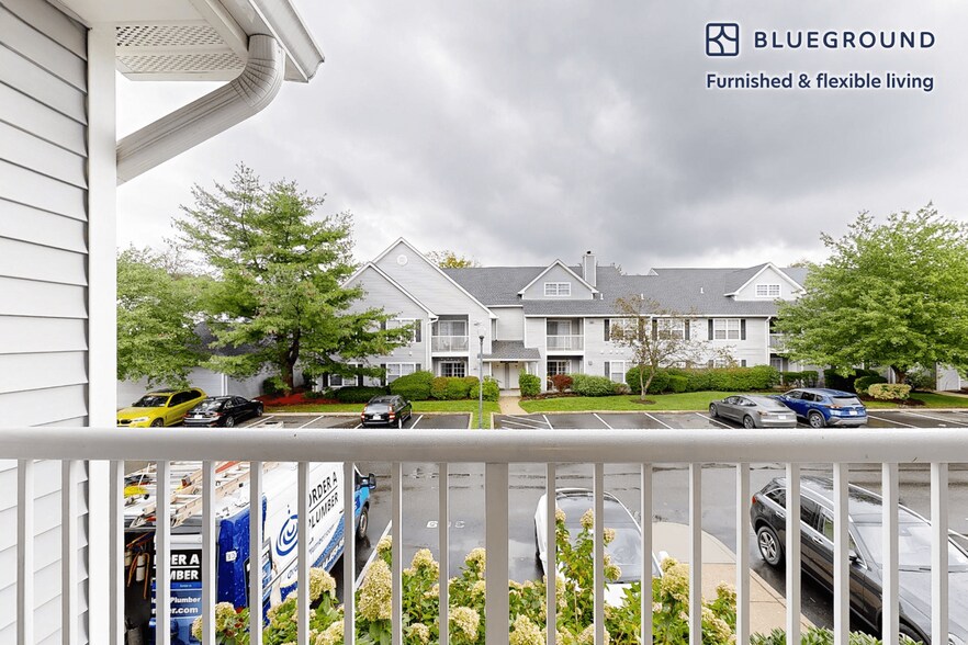Building Photo - 313 Avalon Cir