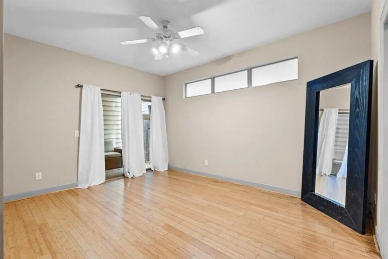 Building Photo - 5311 Lillian St