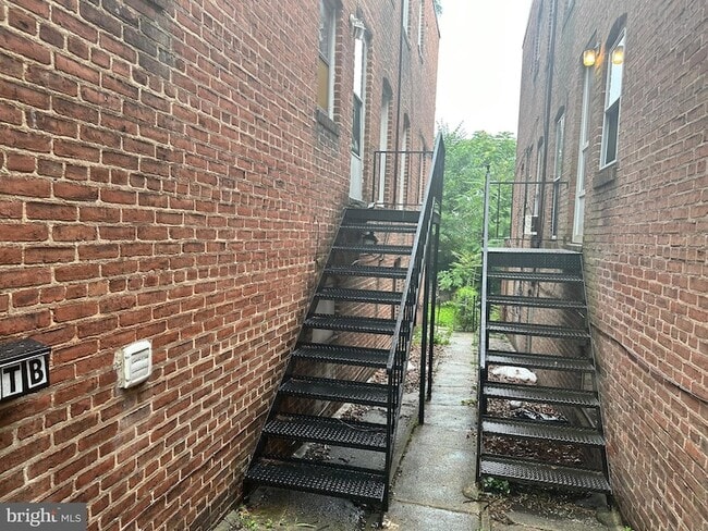Building Photo - 4227 Euclid Ave
