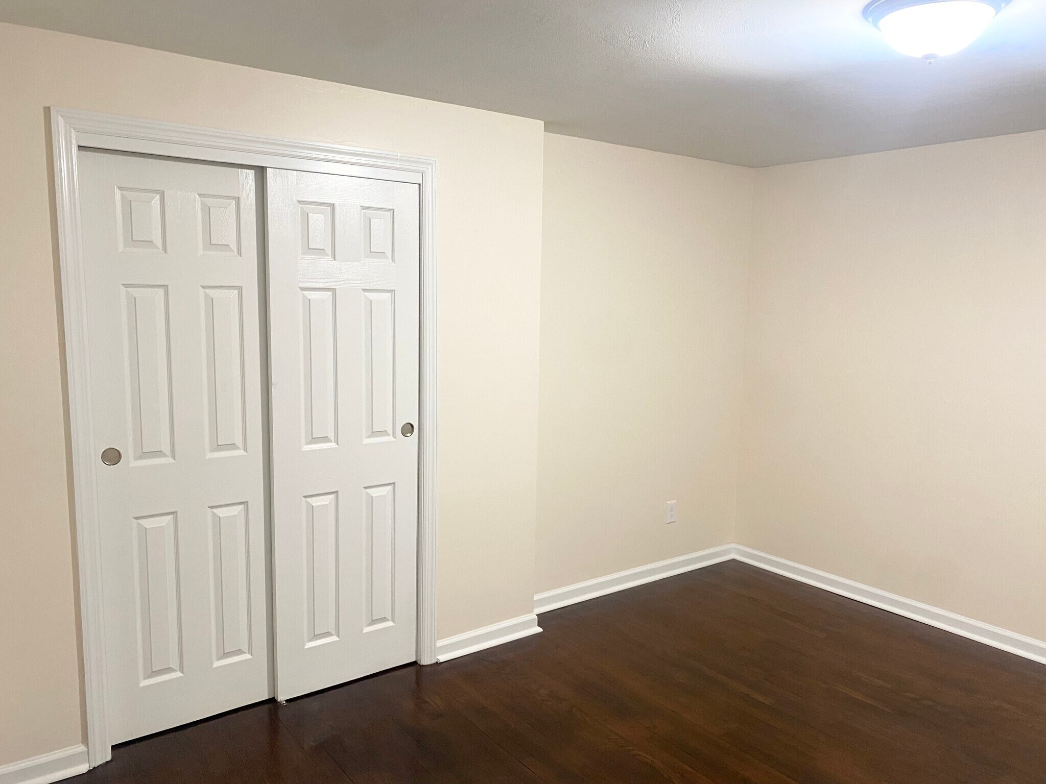 Building Photo - 317 Alexander Ave