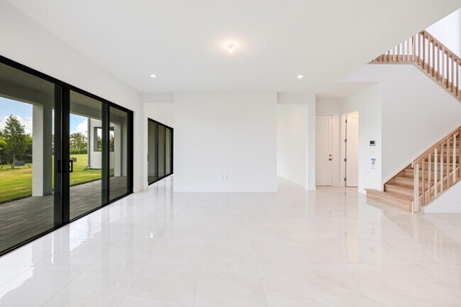 Building Photo - 9451 Riverside Pk Dr