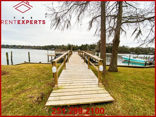 Building Photo - 232 Riverbend Dr