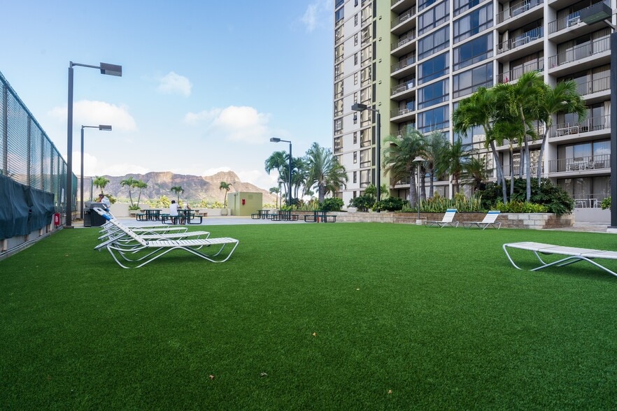 Building Photo - 229 Paoakalani Ave