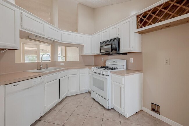 Building Photo - 4422 Waterfall Way