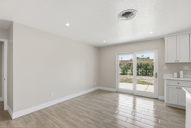 Building Photo - Remodeled SODO Home Available Now