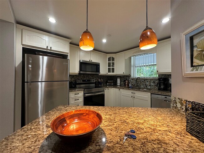 Building Photo - 17801 N Bay Rd