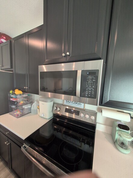 Building Photo - 4138 Riverside Dr