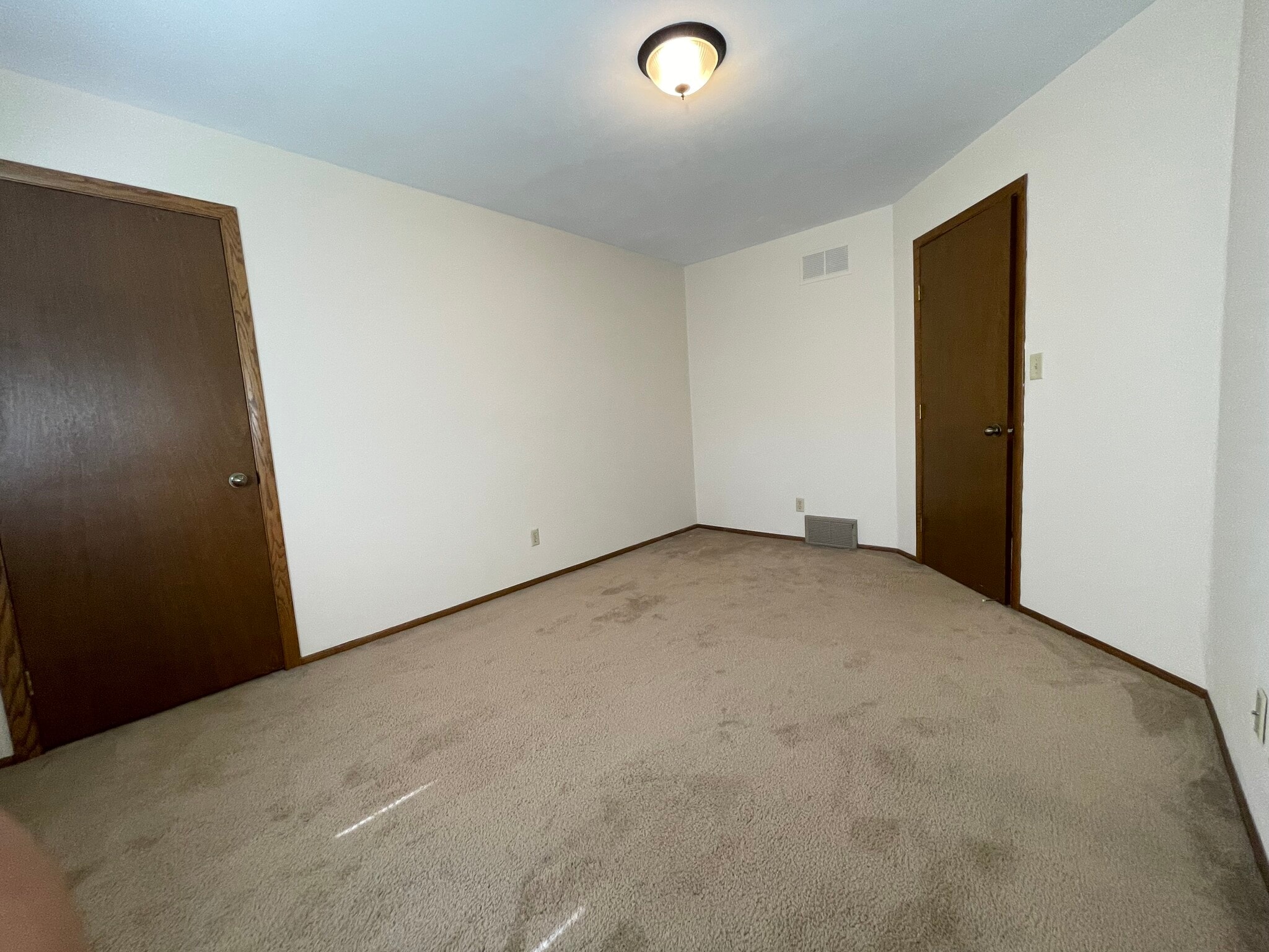 Building Photo - 611 Saint Johns Dr