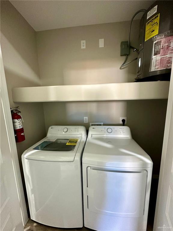 Building Photo - 17 E Walnut Ave