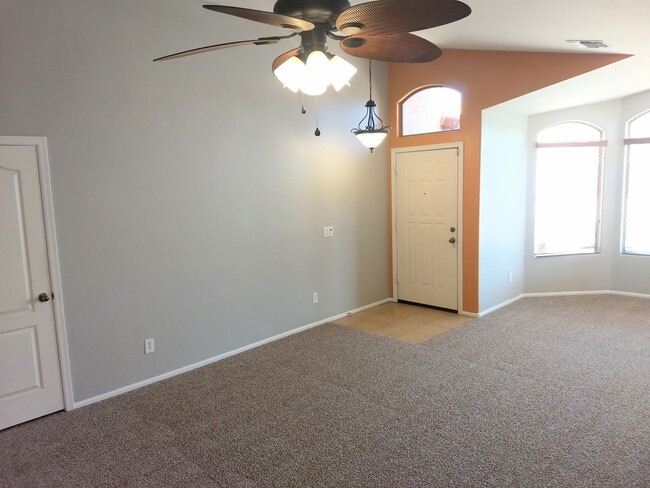 Building Photo - Beautiful Maricopa 3 Bedroom 2 Bath Home