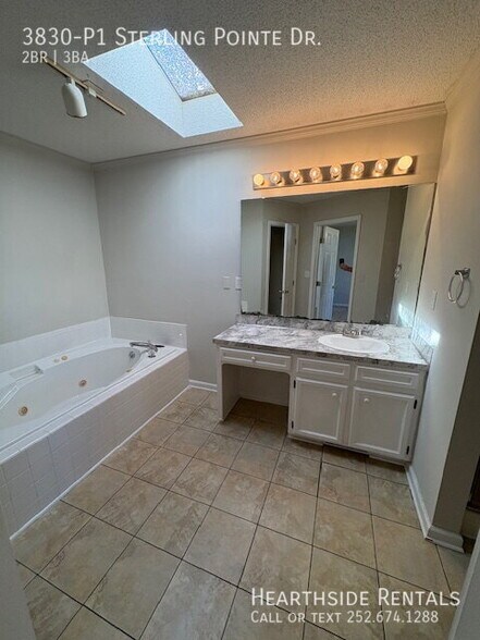 Building Photo - 3830 Sterling Pointe Dr