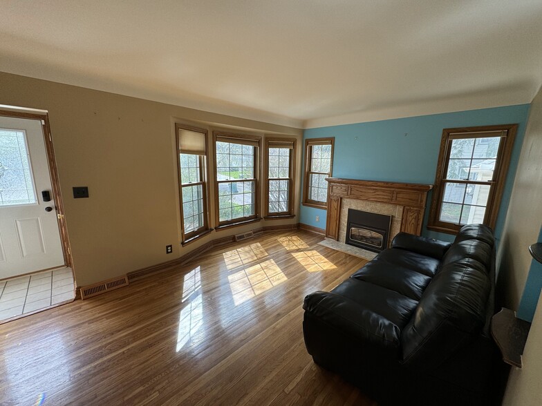 Main LIving - 6324 Pillsbury Ave S
