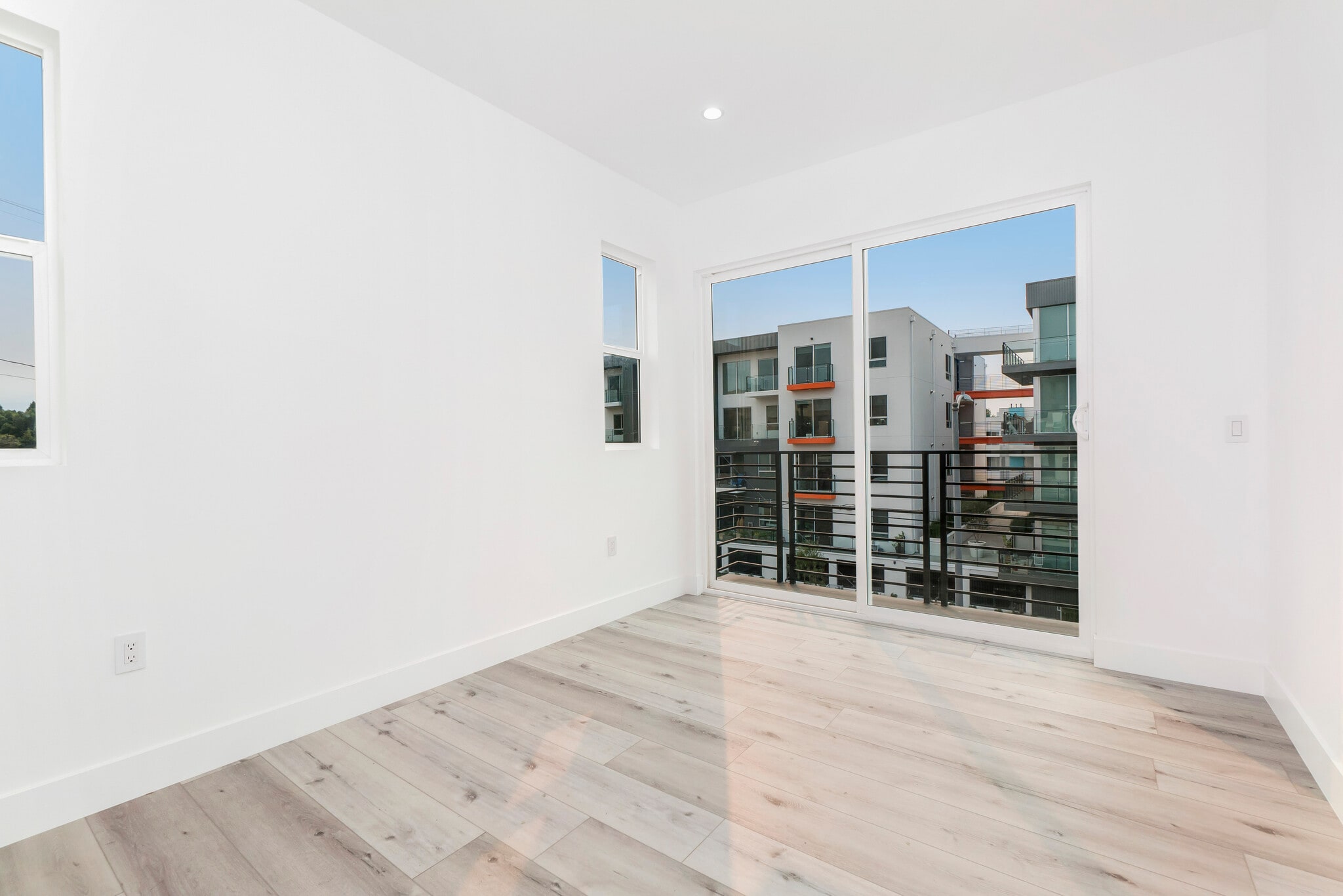 Building Photo - 522 N Wilton Pl