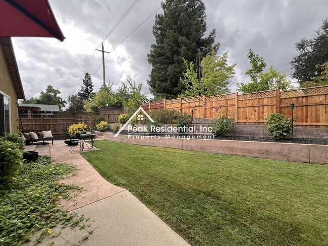 Building Photo - Wonderful 3bd/2ba Orangevale Home with 2 C...