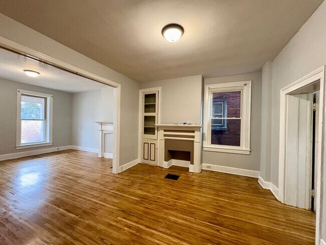 Building Photo - 28 S Church St