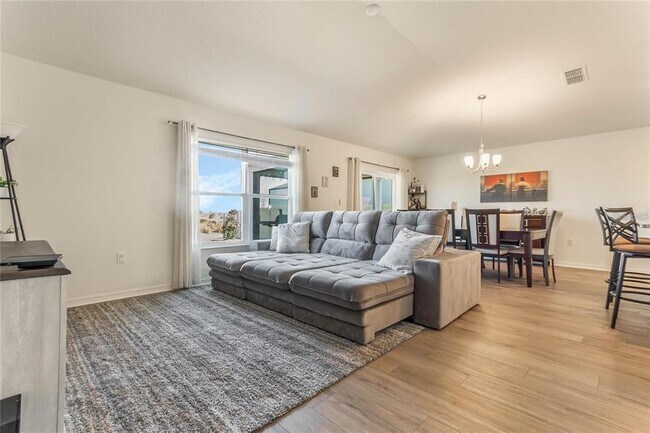 Building Photo - 495 Overpool Ave