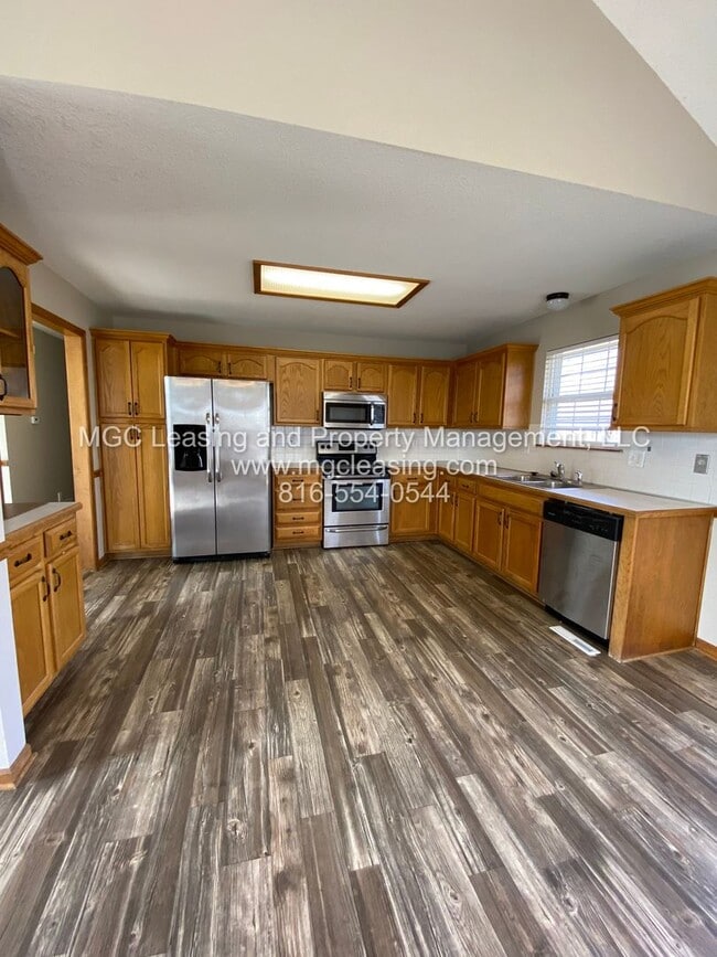 Building Photo - Charming Family Home in Greenwood’s Cheyen...