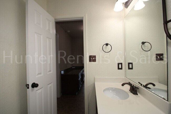 Building Photo - New in Management ! Spacious & Stylish Living in Yowell Ranch - Get 1st month free when you sign ...