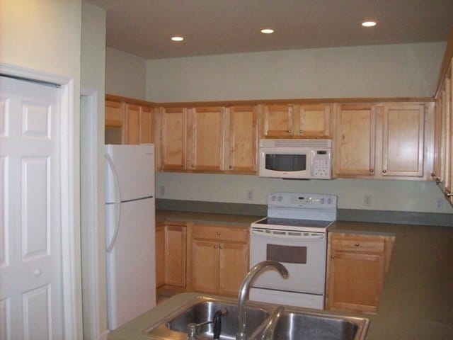 Building Photo - 5025 Hampton Ridge Ave