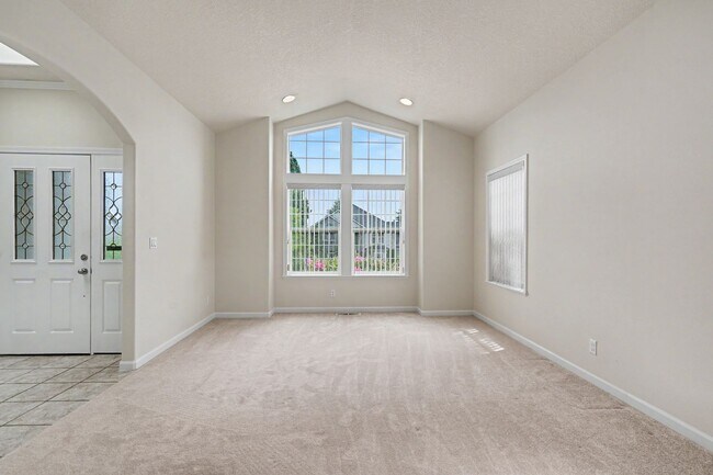 Building Photo - Well-Kept Single-Level 3 bed, 2 bath home in West Salem