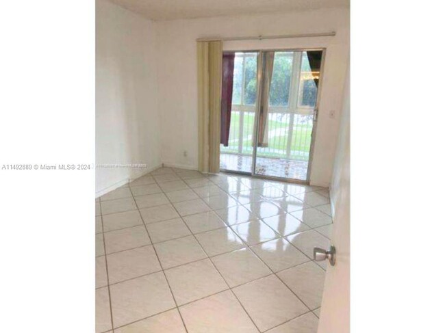 Building Photo - 13550 SW 6th Ct