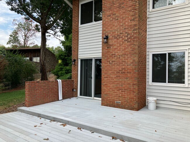Building Photo - WATERFRONT Two Bed Townhouse in Denver With BOAT SLIP!!