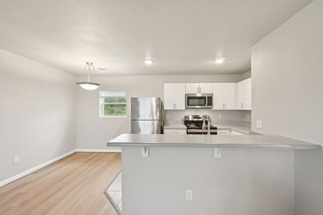 Building Photo - 254 Plez Morgan Dr