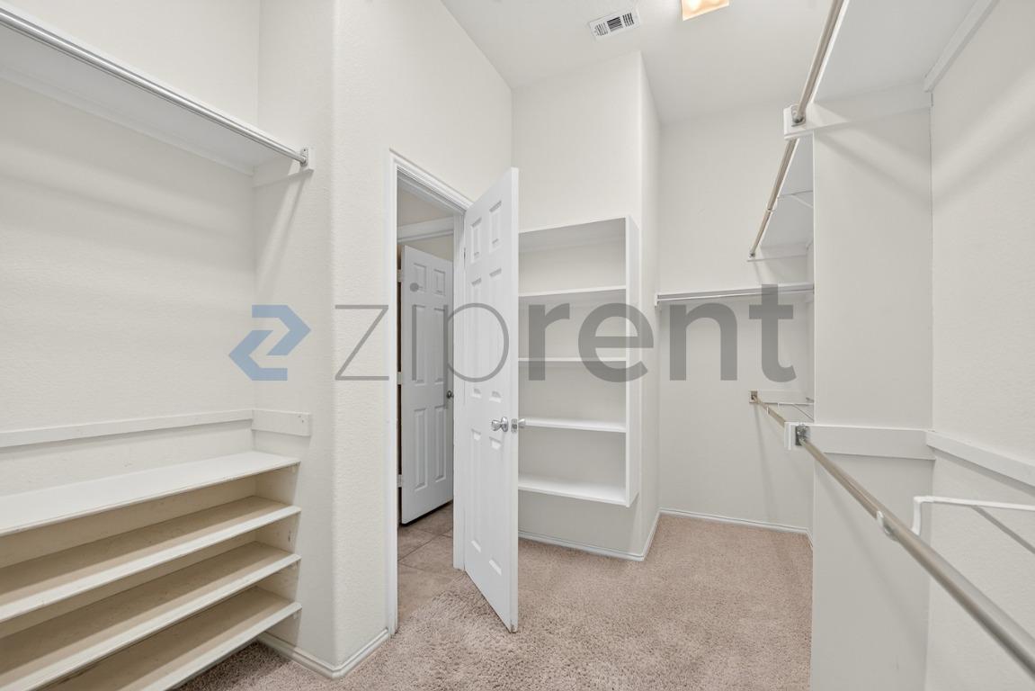 Building Photo - Unit
