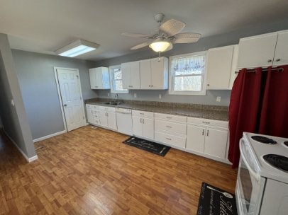 Building Photo - 4 Bedroom home on 2 Acres in West Union
