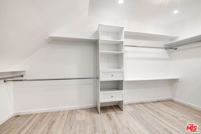 Building Photo - 4309 Gentry Ave