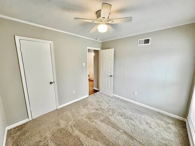 Building Photo - 1234 Whipporwill Cove