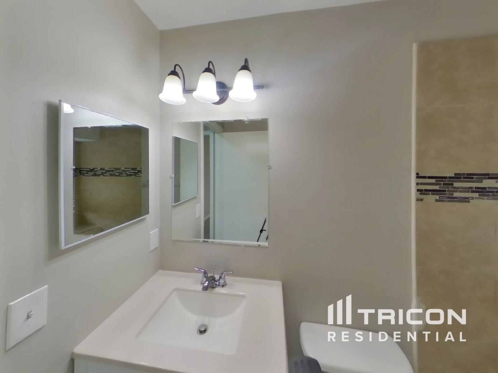 Building Photo - 13410 Maureen Ave