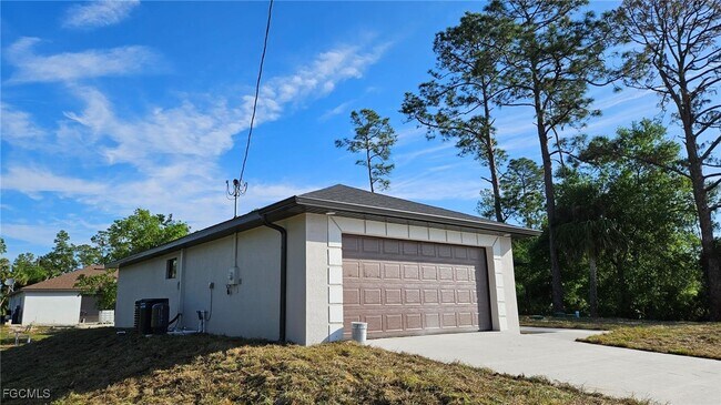 Building Photo - 1125 Copley St E