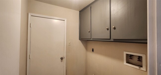 Building Photo - 15215 Ensenada Dr