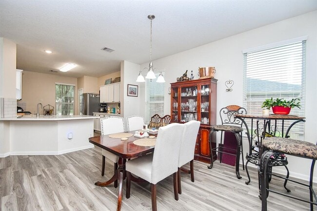 Building Photo - 2206 Rocky Hollow Ln